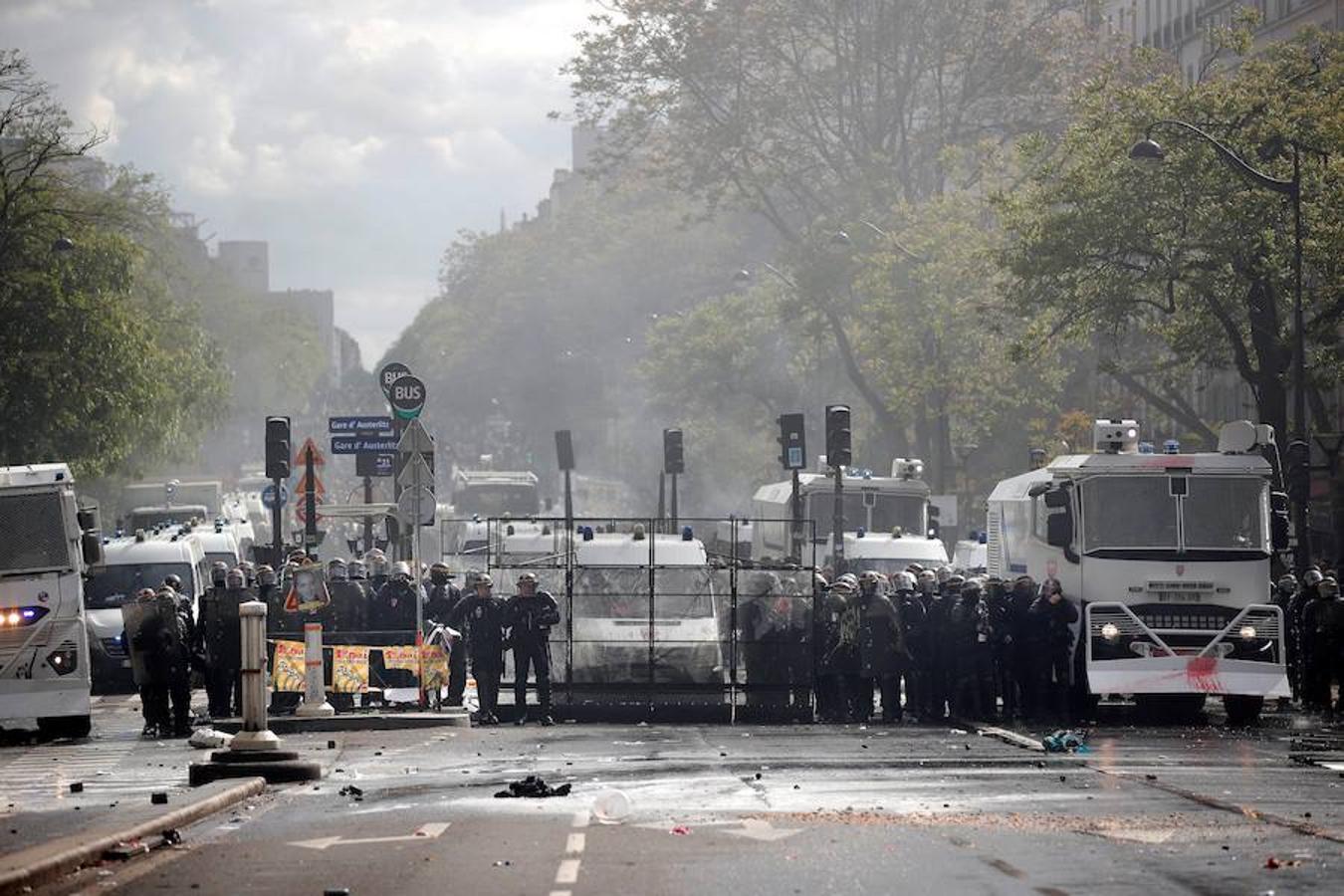 Las espectaculares imágenes de los disturbios en París por el Primero de Mayo. 