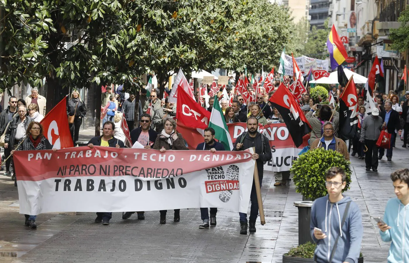 La manifestación del Día del Trabajo en Córdoba, en imágenes