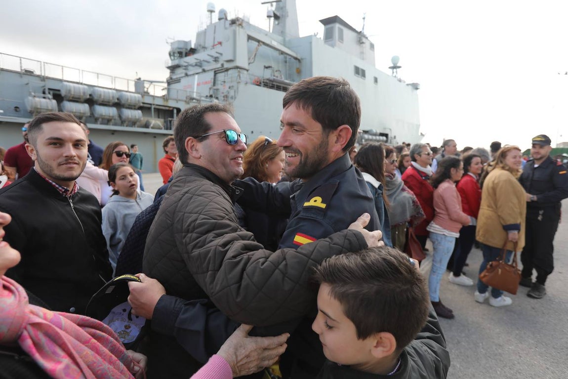 Fotos: Despedida al &#039;Juan Carlos I&#039; en la Base Naval de Rota