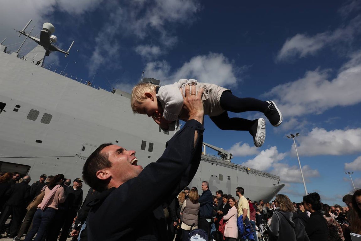 Fotos: Despedida al &#039;Juan Carlos I&#039; en la Base Naval de Rota
