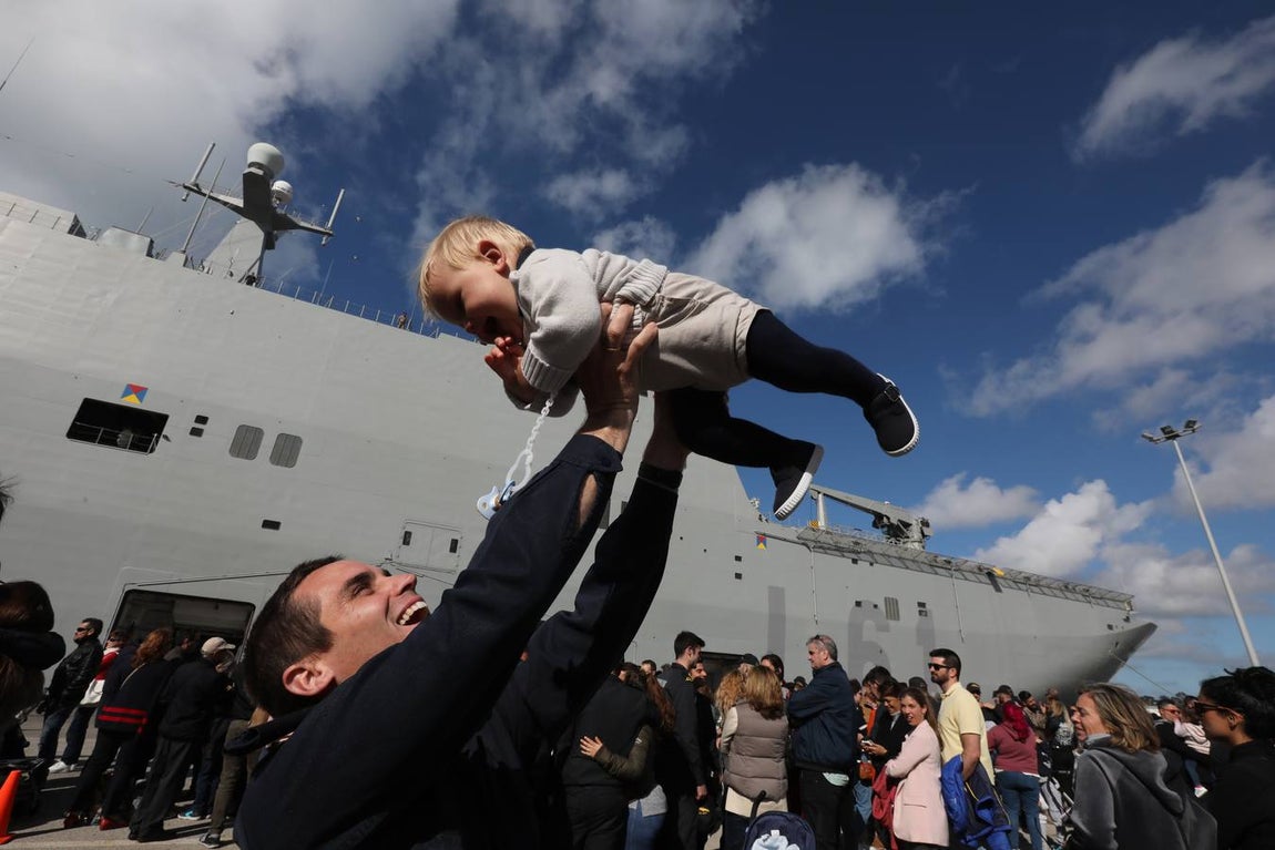 Fotos: Despedida al &#039;Juan Carlos I&#039; en la Base Naval de Rota