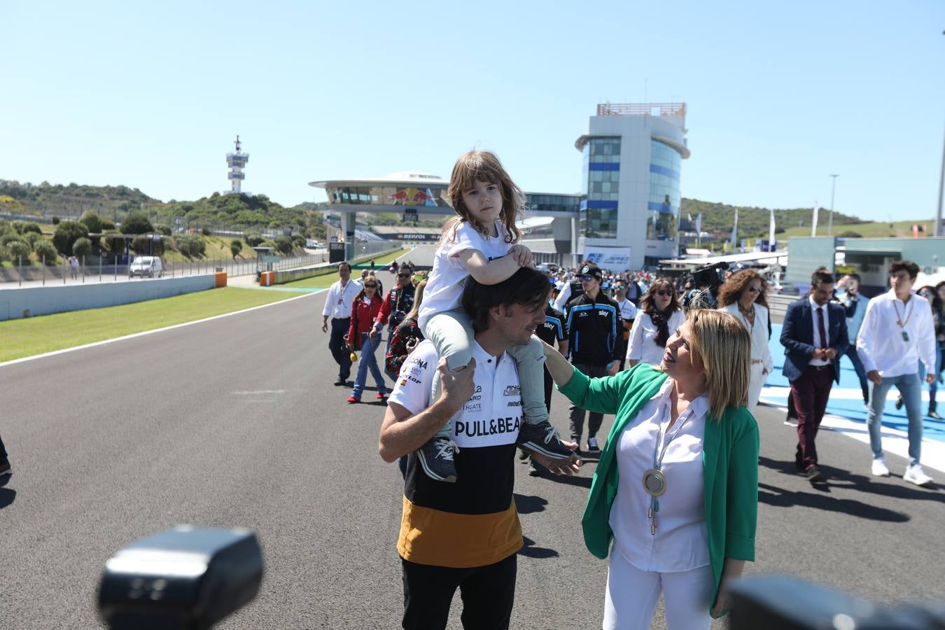 IMÁGENES de la nueva escultura del Circuito de Jerez en recuerdo de Ángel Nieto