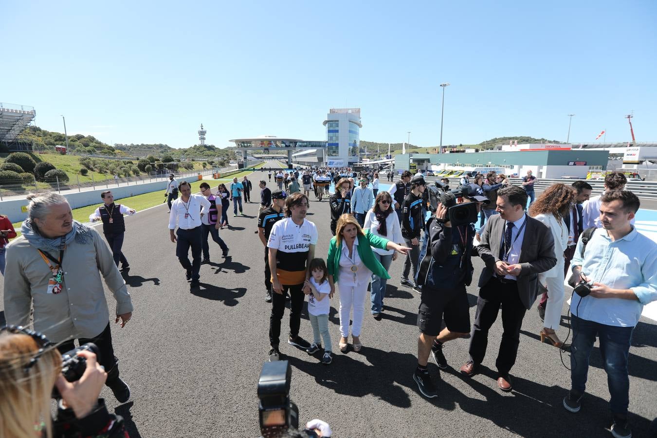 IMÁGENES de la nueva escultura del Circuito de Jerez en recuerdo de Ángel Nieto