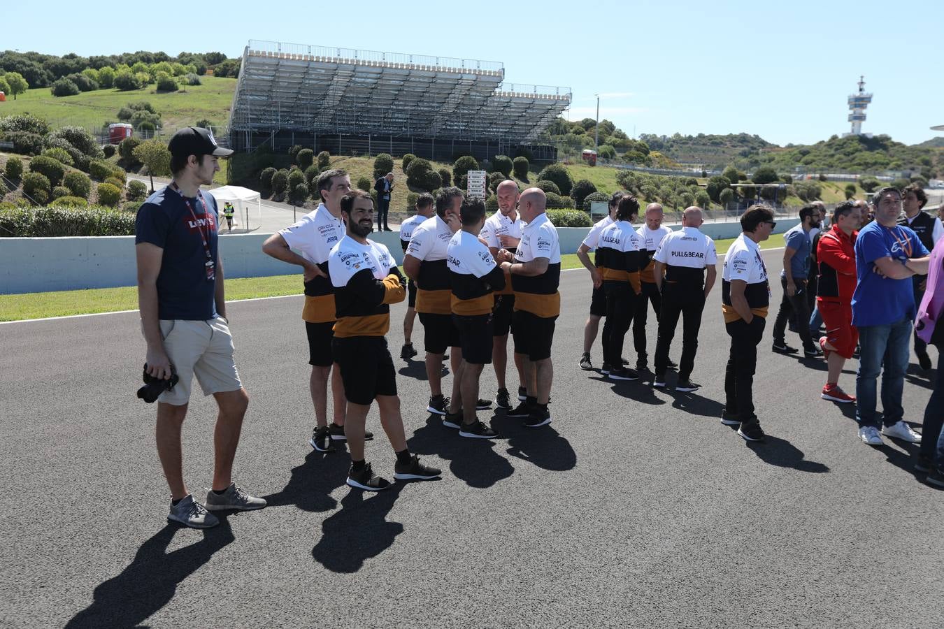 IMÁGENES de la nueva escultura del Circuito de Jerez en recuerdo de Ángel Nieto