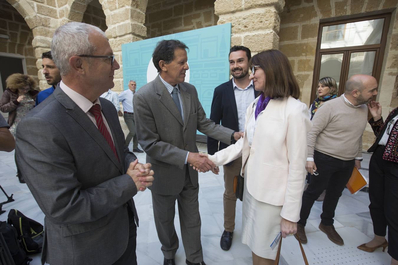 Exposición sobre la integración del muelle en la ciudad