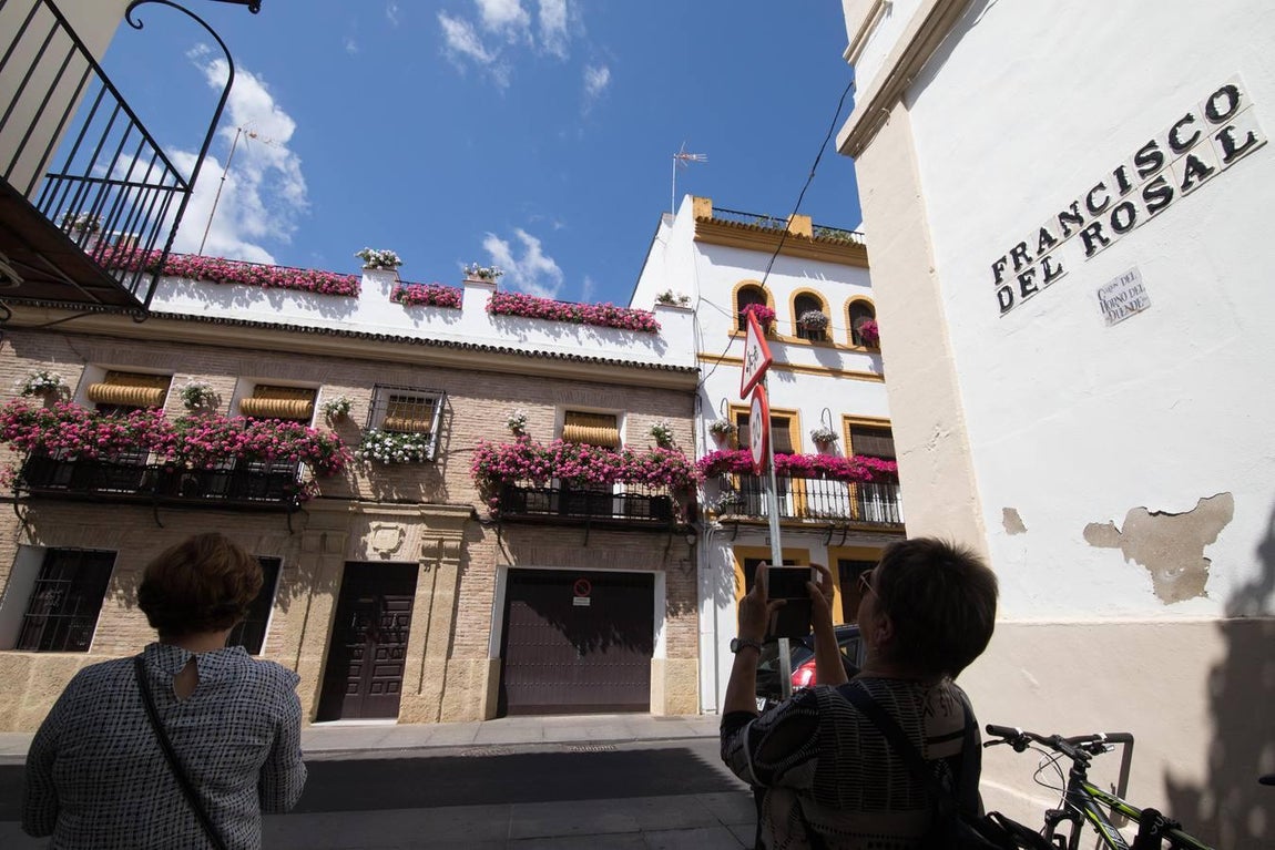 La belleza de las rejas y balcones de Córdoba en mayo, en imágenes