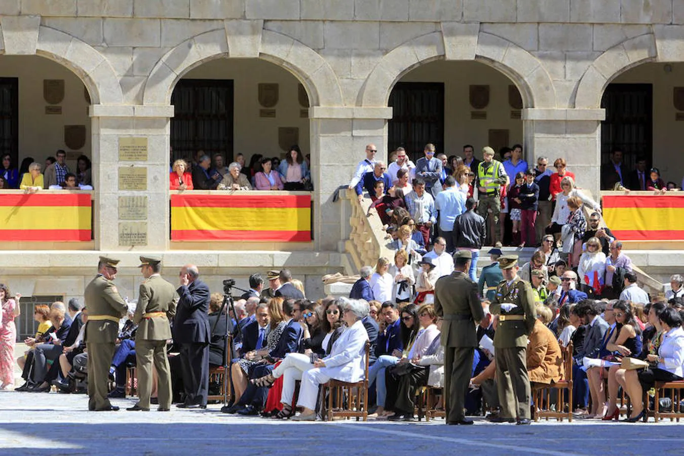 Jura de bandera de personal civil en Toledo