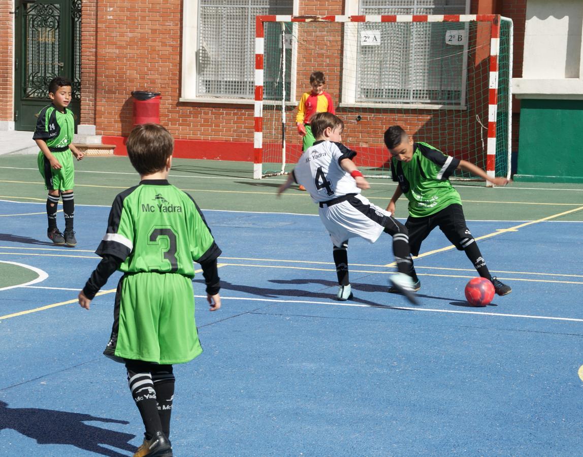 Las mejores imágenes del partido de fútsal benjamín mixto entre Ntra. Sra. Sagrado Corazón y Capuchinos “B”