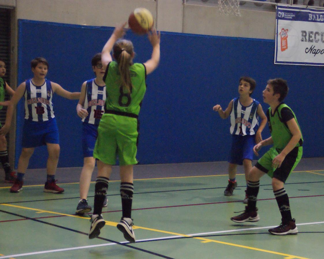 Las mejores imágenes del partido de baloncesto alevín masculino entre Ntra. Sra. Recuerdo y Sagrada Familia Jorge Juan