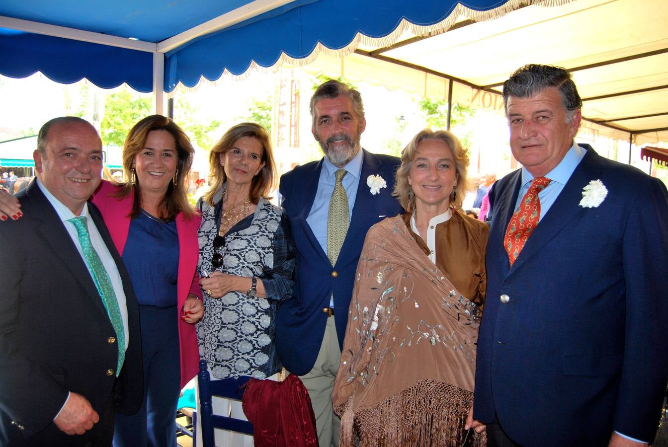 Juan González (Presidente del Círculo de Labradores), Chamai Cabrera, Braulio González-Chaves, Micaela Domecq y Pepe González-Chaves (Vicepresidente del Círculo de Labradores)