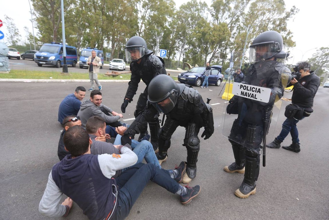 FOTOS: Ejercicio de la Fuerza de Protección de Infantería de Marina en La Carraca