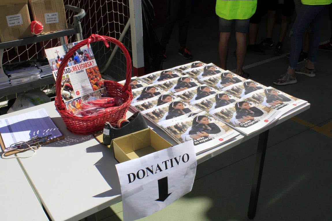 La marcha del colegio Santiago el Mayor, en imágenes