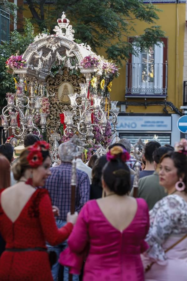 La salida de la hermandad del Cerro del Águila para El Rocío 2018