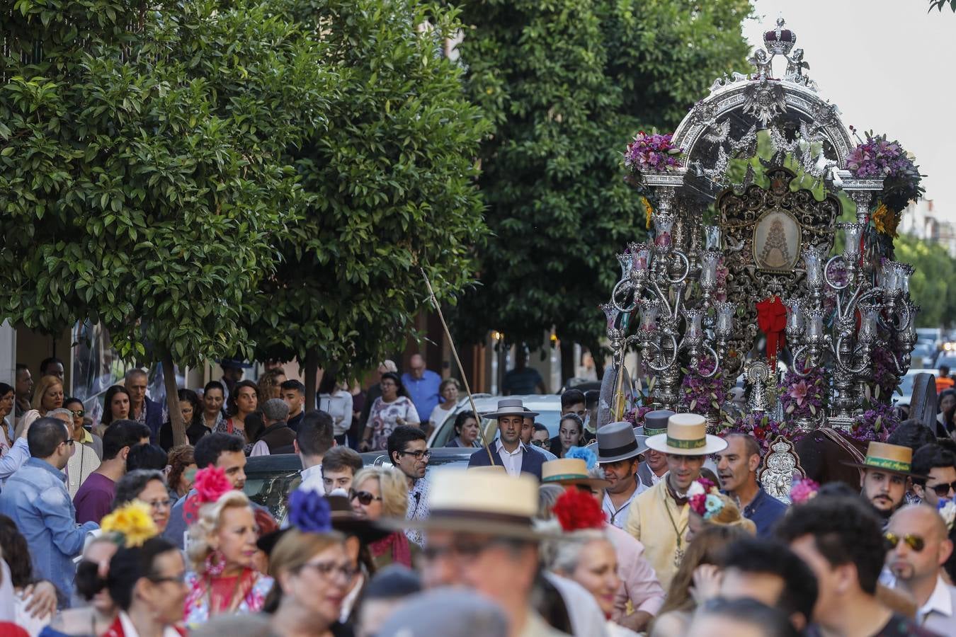 La salida de la hermandad del Cerro del Águila para El Rocío 2018