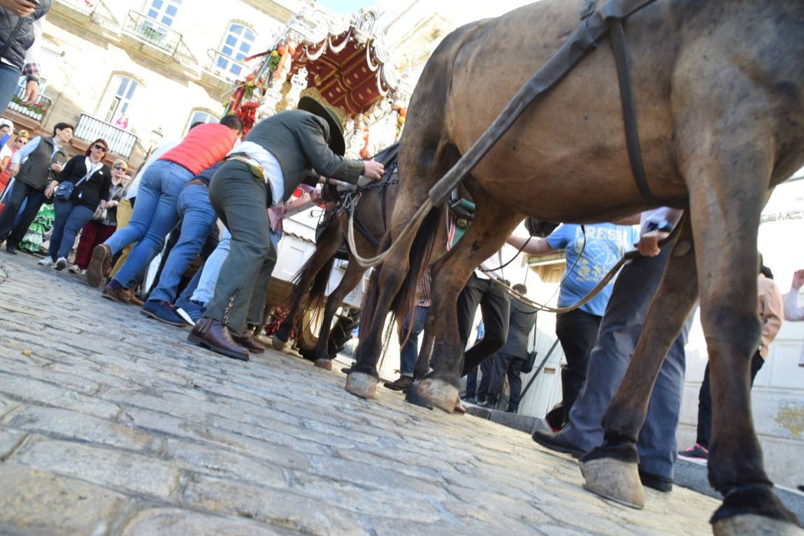 La hermandad del Rocío de Cádiz inicia su camino hacia la Aldea