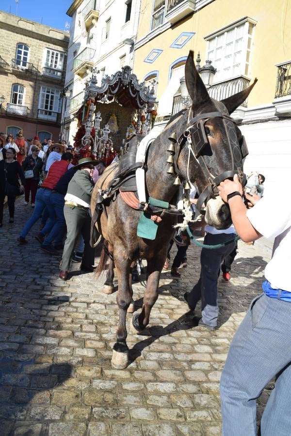 La hermandad del Rocío de Cádiz inicia su camino hacia la Aldea