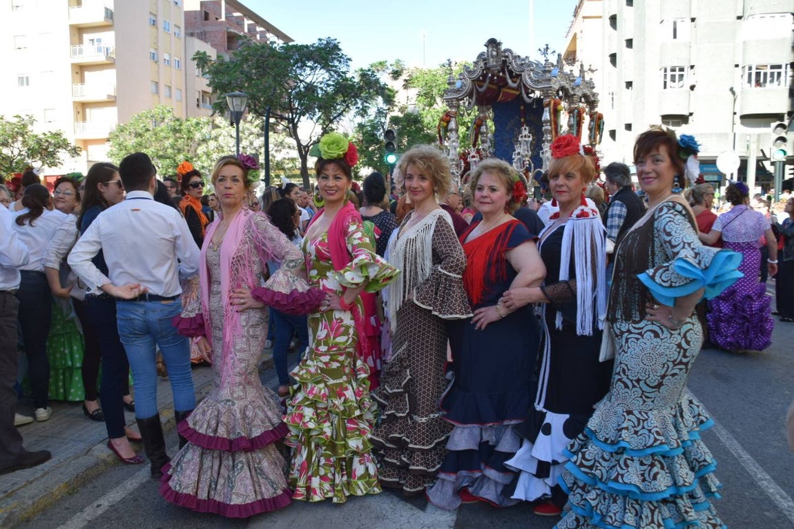 La hermandad del Rocío de Cádiz inicia su camino hacia la Aldea