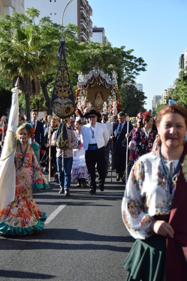 La hermandad del Rocío de Cádiz inicia su camino hacia la Aldea