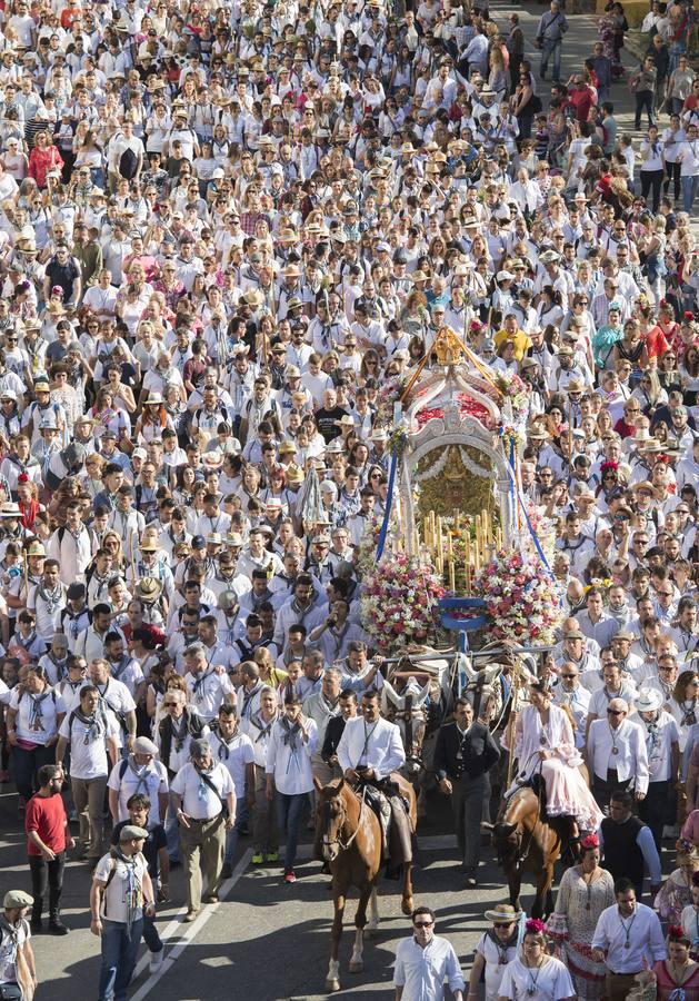 El Rocío 2018 en imágenes: salida de la Hermandad de Huelva