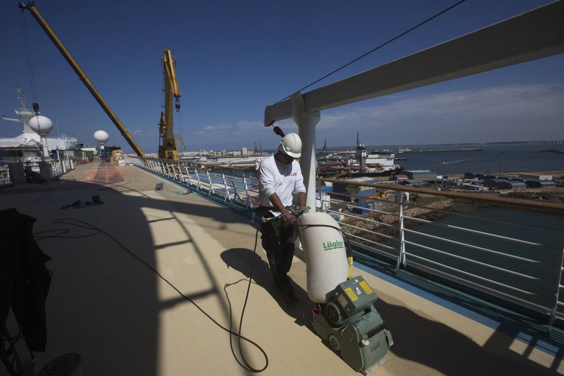 Fotos: La reparación del &#039;Mariner of the seas&#039; en Cádiz, en imágenes