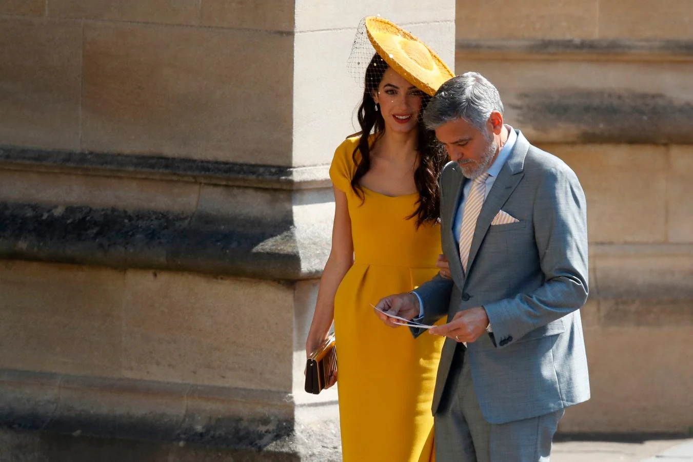 George y Amal Clooney. Ella con un espectacular vestido de Stella McCartney. 