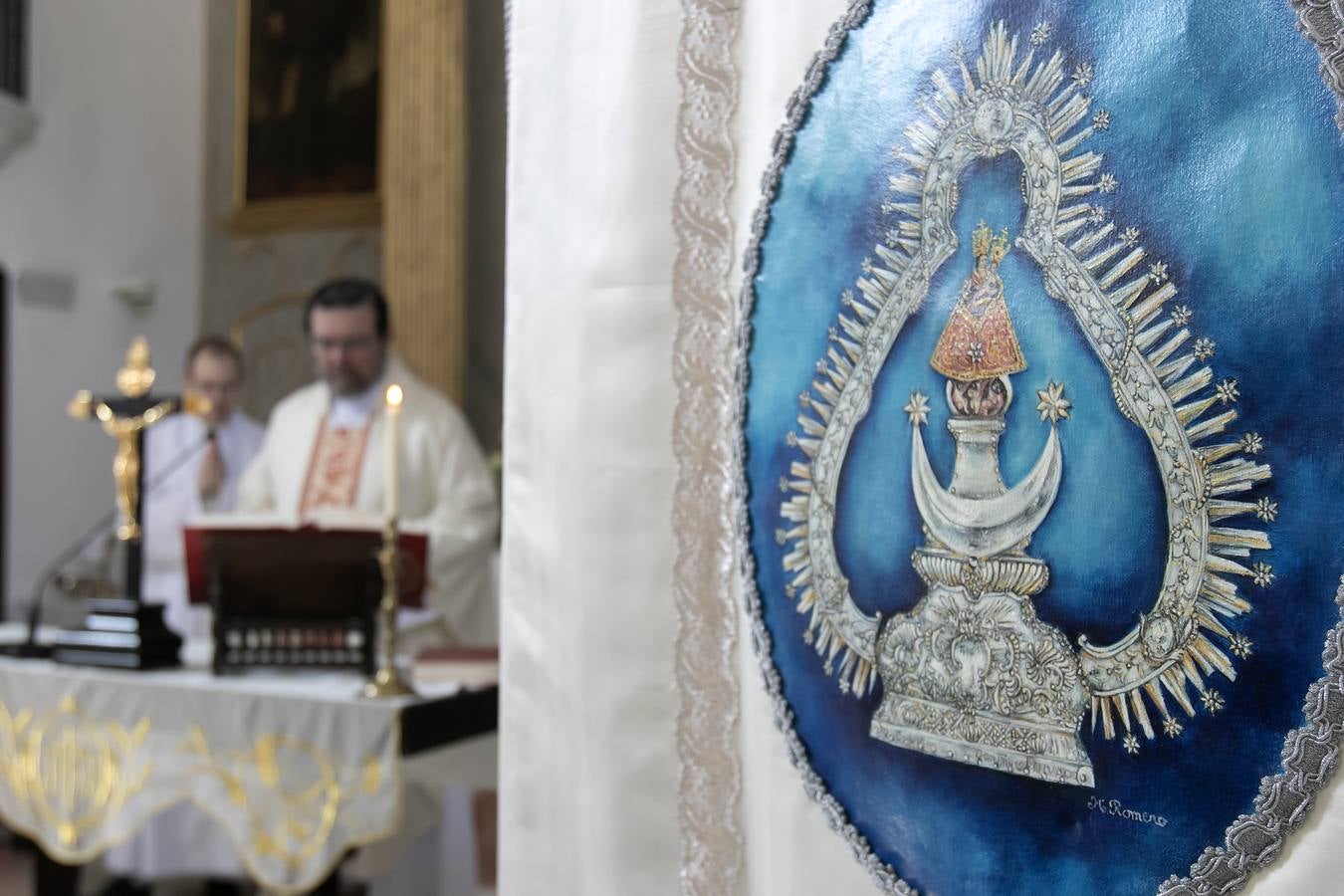 La misa y traslado del estandarte de la Virgen de la Salud de Córdoba, en imágenes