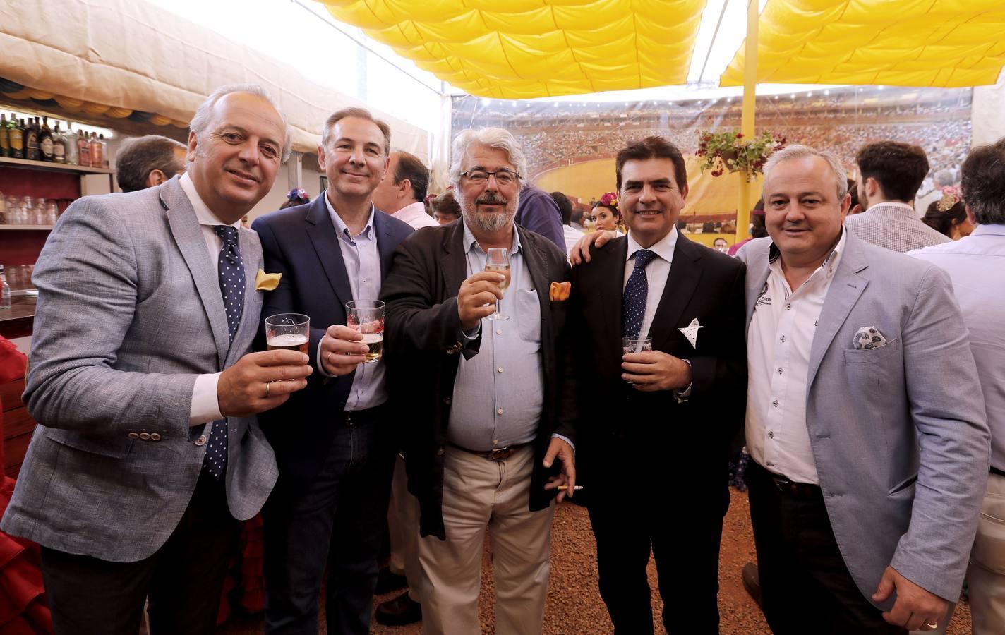 El ambiente en las casetas de la Feria de Córdoba, en imágenes