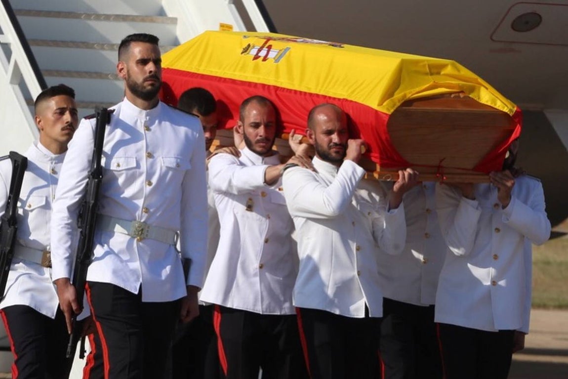 Fotos: Llegada del cuerpo de Antonio Carrero Jiménez a Rota