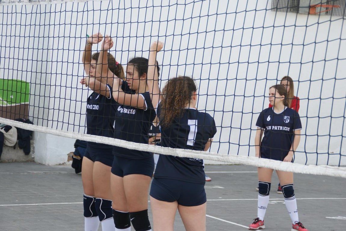 Las mejores imágenes del partido de voleibol juvenil femenino entre Raimundo Lulio y San Patricio Soto