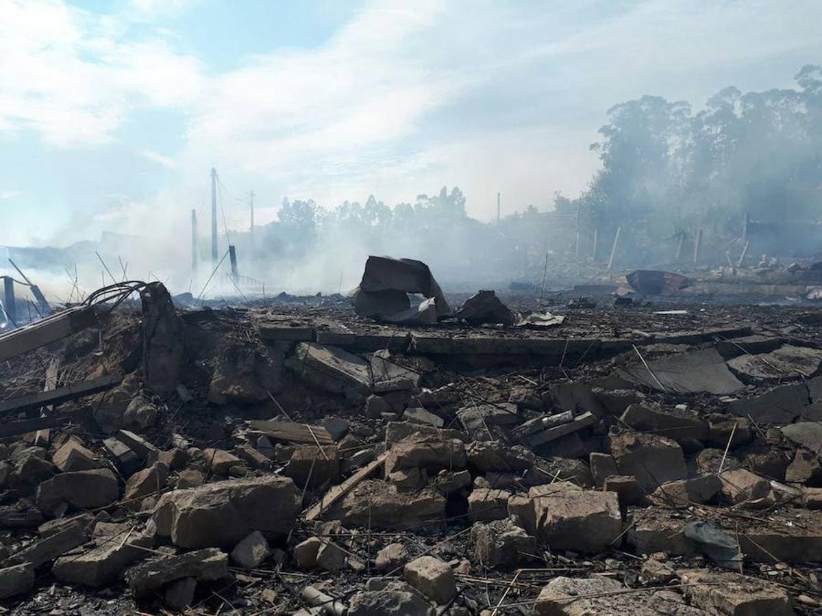 La explosión de una pirotecnia de Tui (Pontevedra) ha dejado un entorno devastado.. 