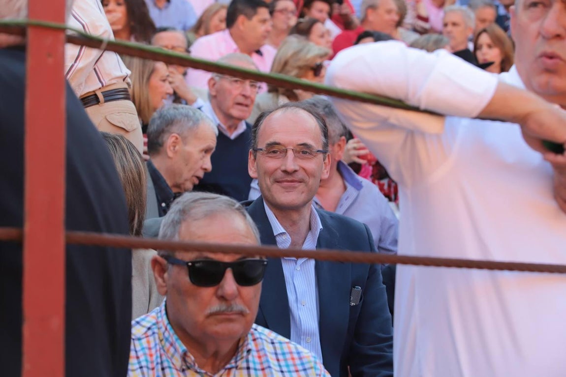 En imágenes, la corrida de Finito, Morante y Roca Rey en Córdoba