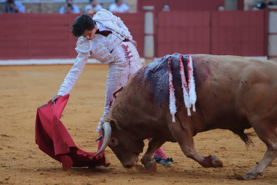 En imágenes, la corrida de Finito, Morante y Roca Rey en Córdoba