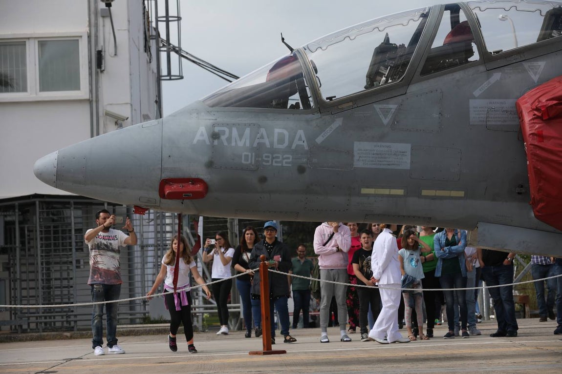 Celebración del Día de las Fuerzas Armadas en la base Naval de Rota