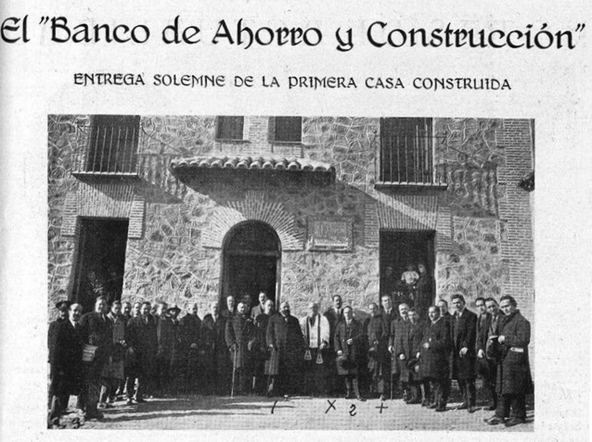 Autoridades en la entrega de una casa del Banco de Ahorro y Construcción en Toledo en 1924. Foto Rodríguez. El Castellano Gráfico. 