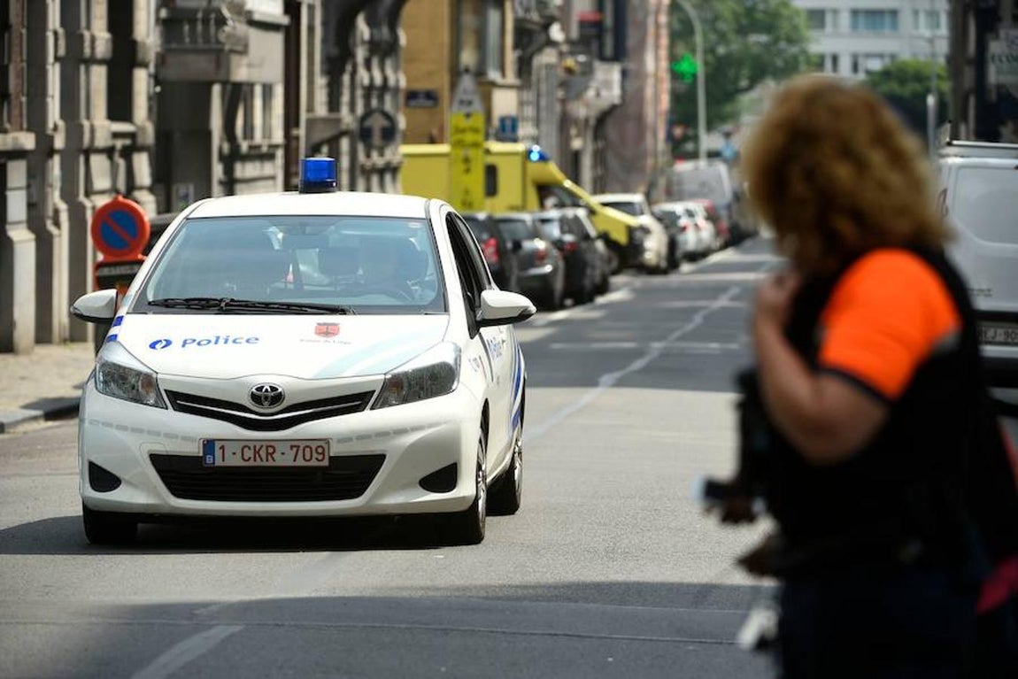 Un hombre mata a tres personas en Lieja (Bélgica), entre ellos dos policías. 
