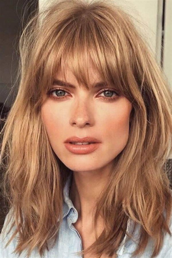 Boho Chic. El corte por debajo del hombro siempre resulta favorecedor, independientemente del tipo de pelo. Además, siempre puedes sumarle un flequillo, que da un toque más juvenil.