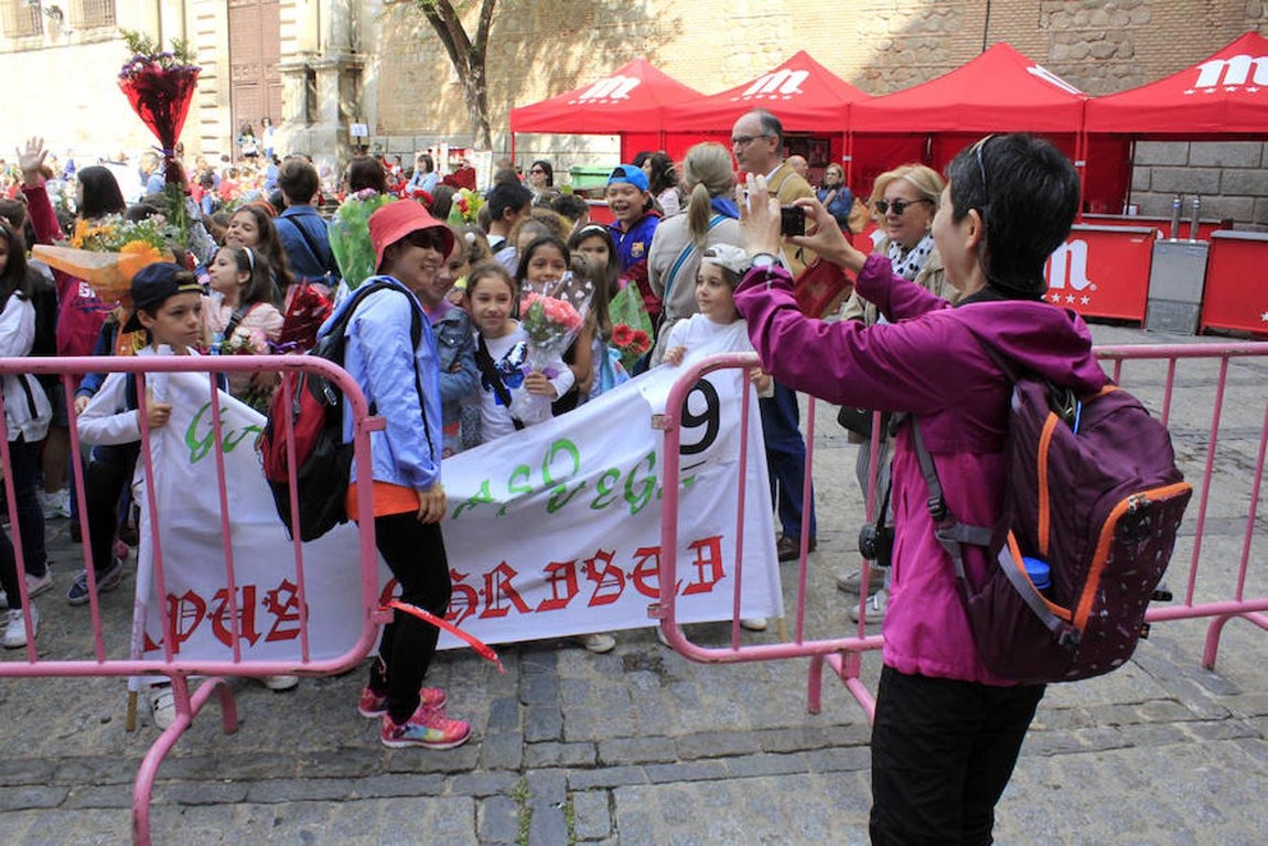 Una colorida ofrenda floral