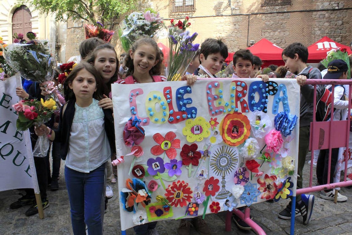 Una colorida ofrenda floral