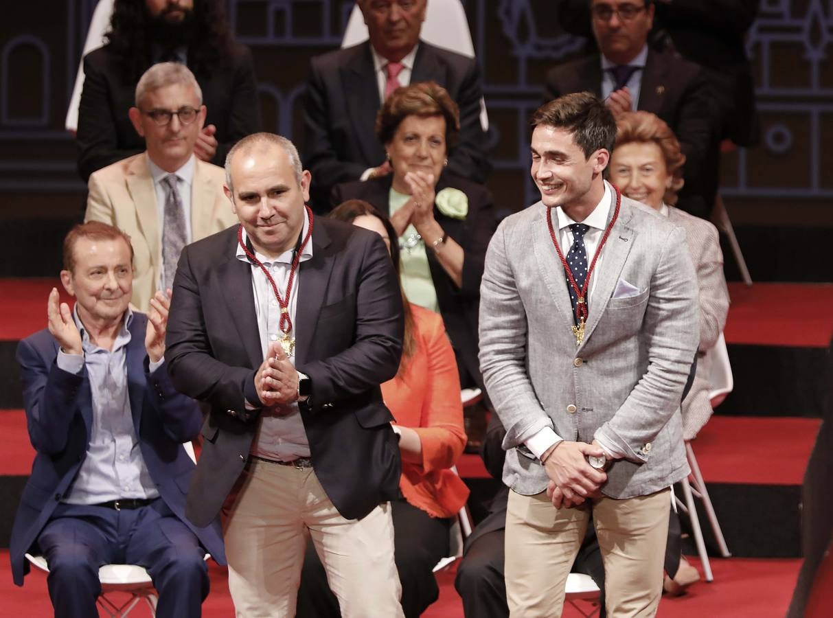 Bomberos voluntarios en Lesbos, Medallas de Sevilla