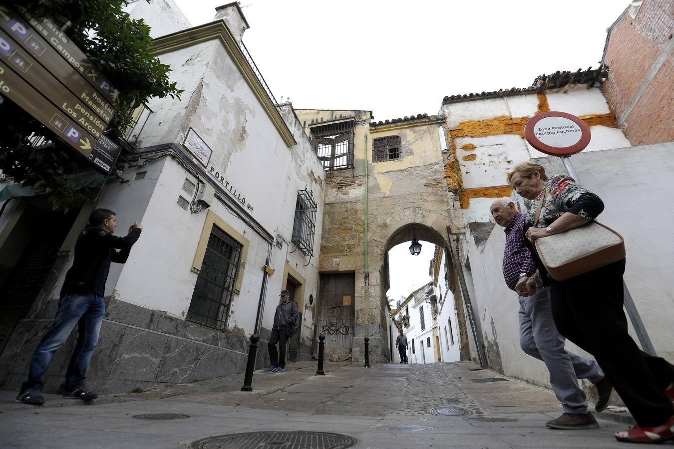 En imágenes, el deterioro de rincones históricos en el Casco de Córdoba