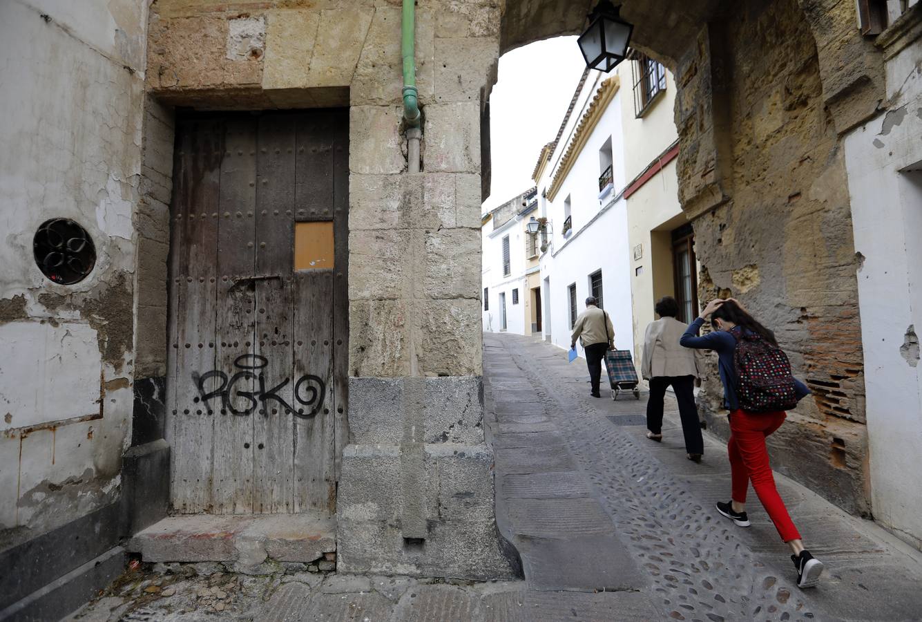 En imágenes, el deterioro de rincones históricos en el Casco de Córdoba