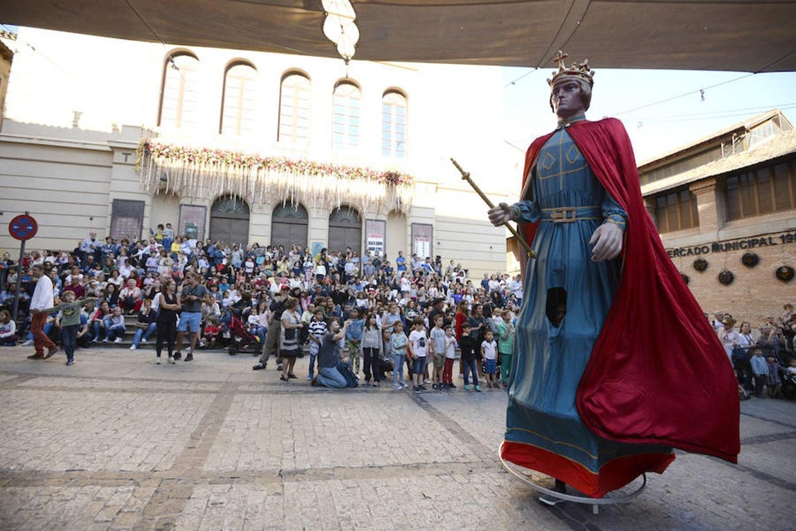 La Tarasca recorre el casco viejo de Toledo
