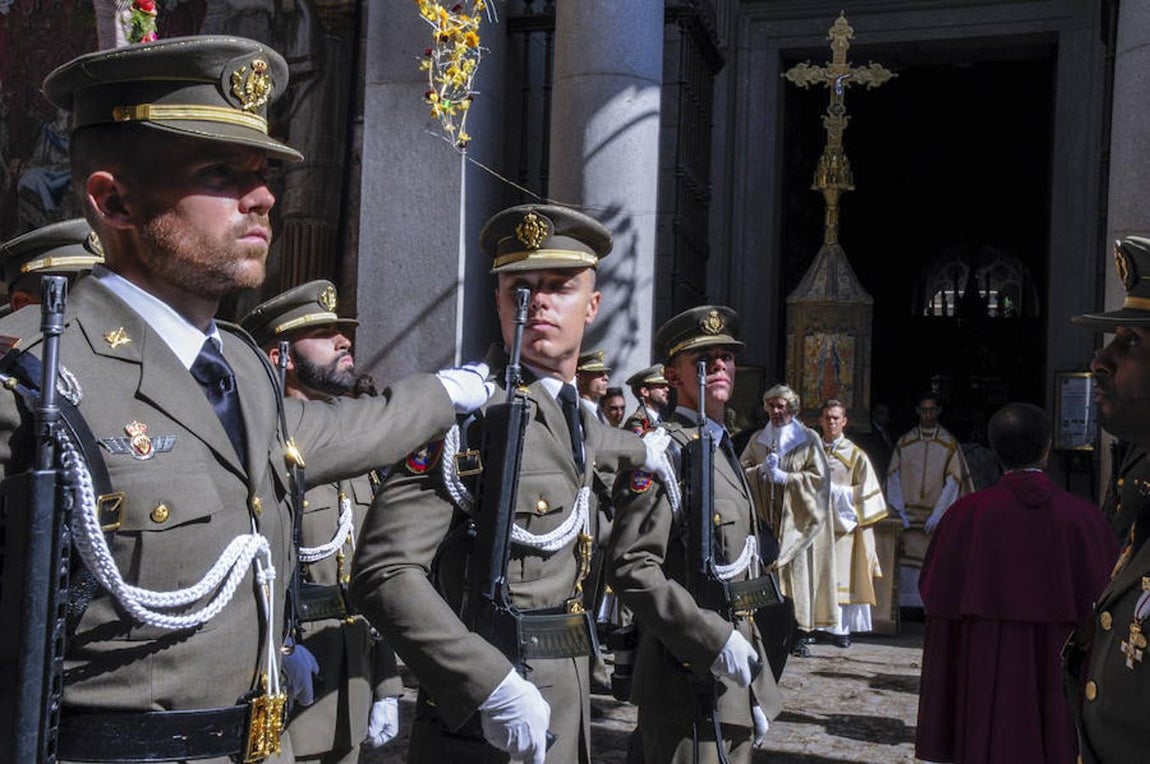 Un magno desfile en honor al Santísimo