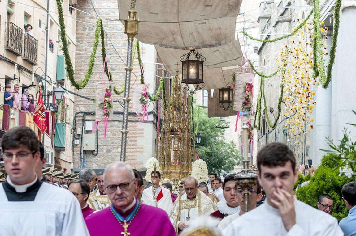 Un magno desfile en honor al Santísimo
