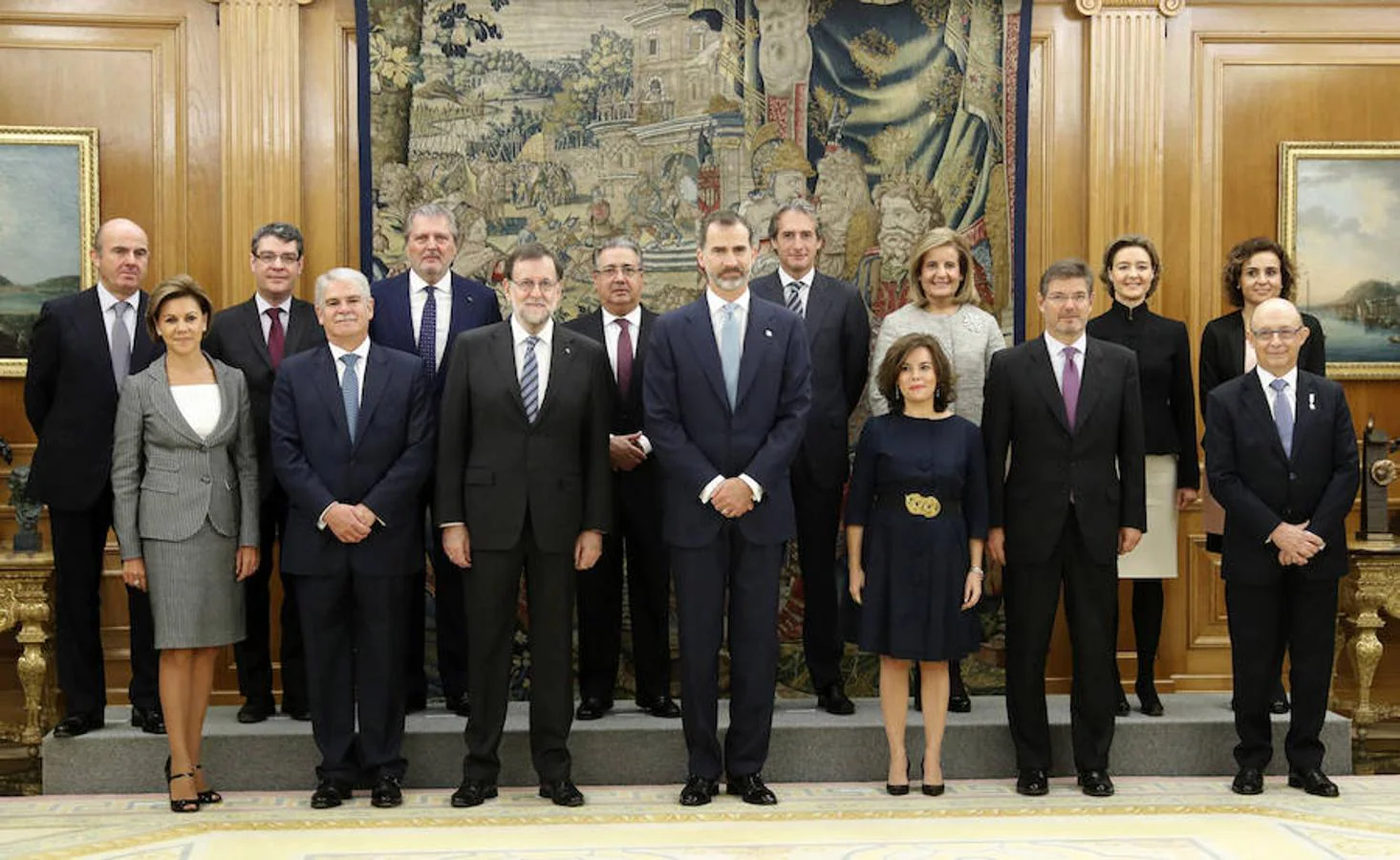 ​ El 31 de octubre Rajoy juró su cargo como presidente del Gobierno ante el rey en el Palacio de la Zarzuela​ y formó su segundo Gobierno. 
