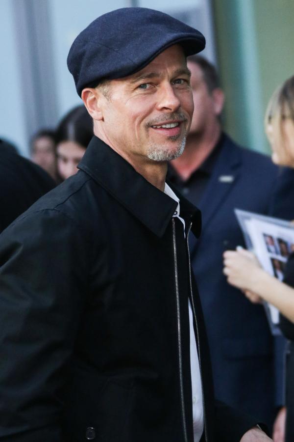 William Bradley Pitt. Brad Pitt eligió su segundo nombre al entrar en Hollywood tras comprobar que había muchos más actores llamados Will que Brad. El pasado mes de enero, el exmarido de Angelina Jolie intentó ligar utilizando su verdadero nombre. El actor coqueteó con una chica en la cola de un café y se presentó como William, pero le descubrieron