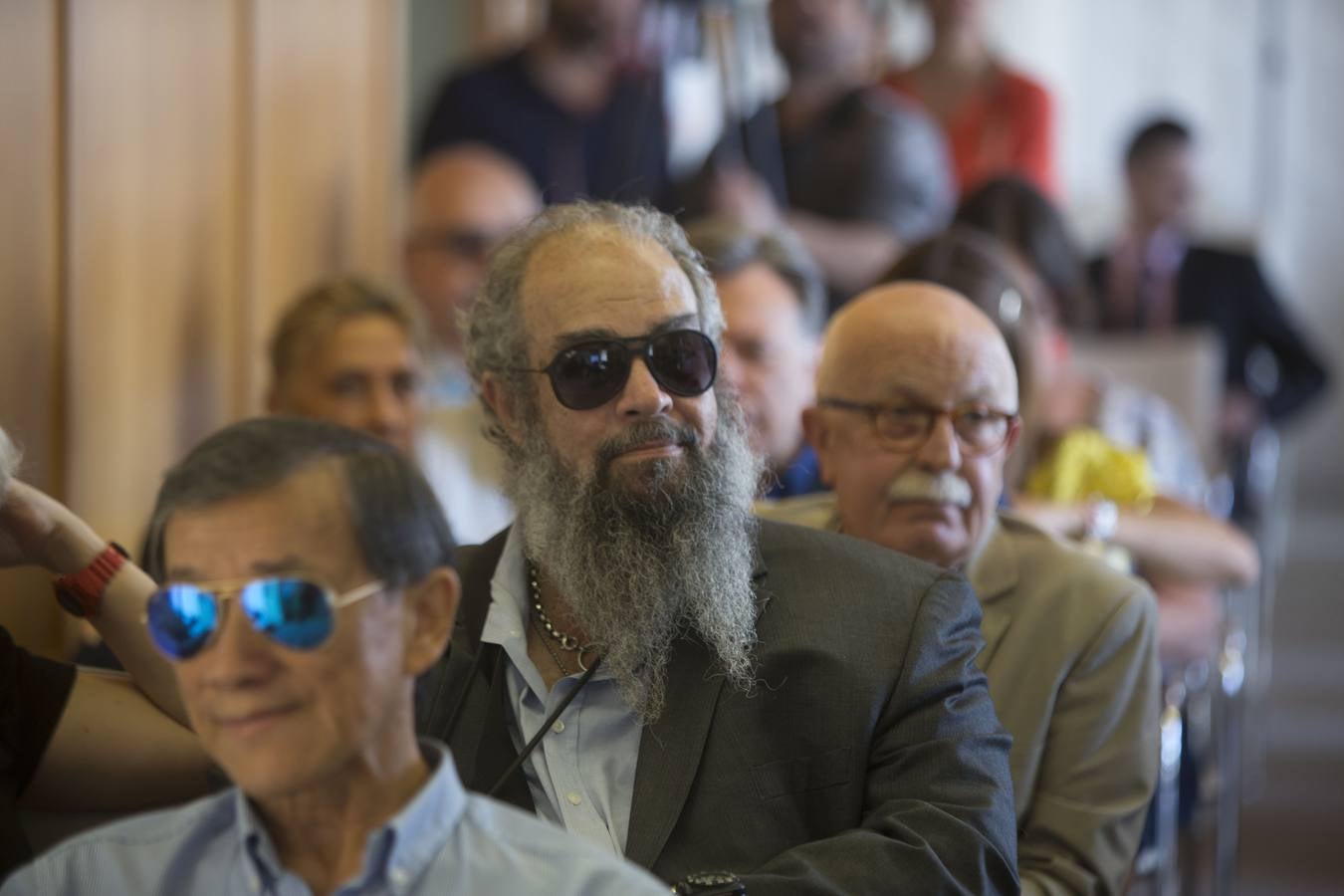 Homenaje estudiantes iberoamericanos de medicina en Cádiz en los años 50 y 60