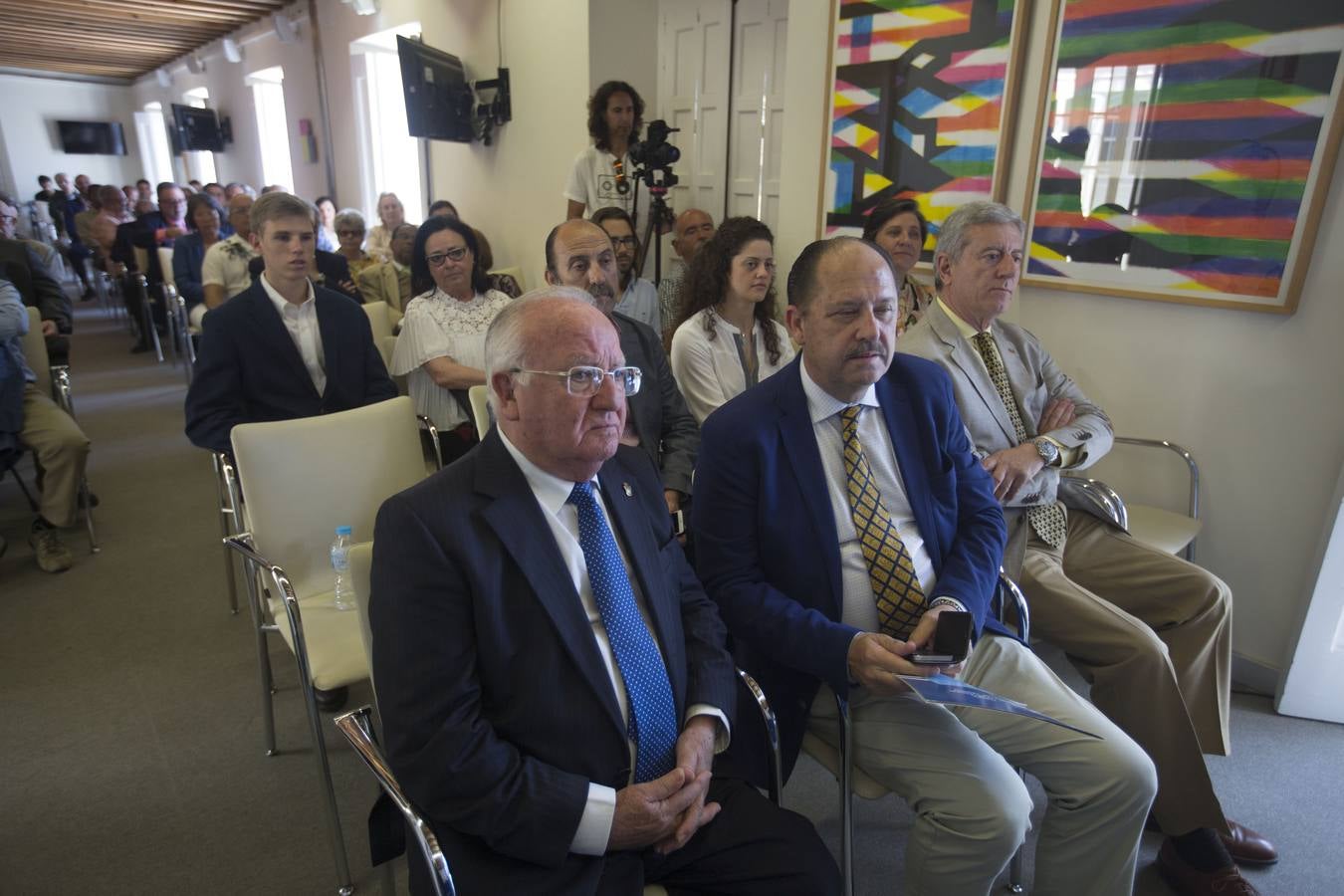 Homenaje estudiantes iberoamericanos de medicina en Cádiz en los años 50 y 60