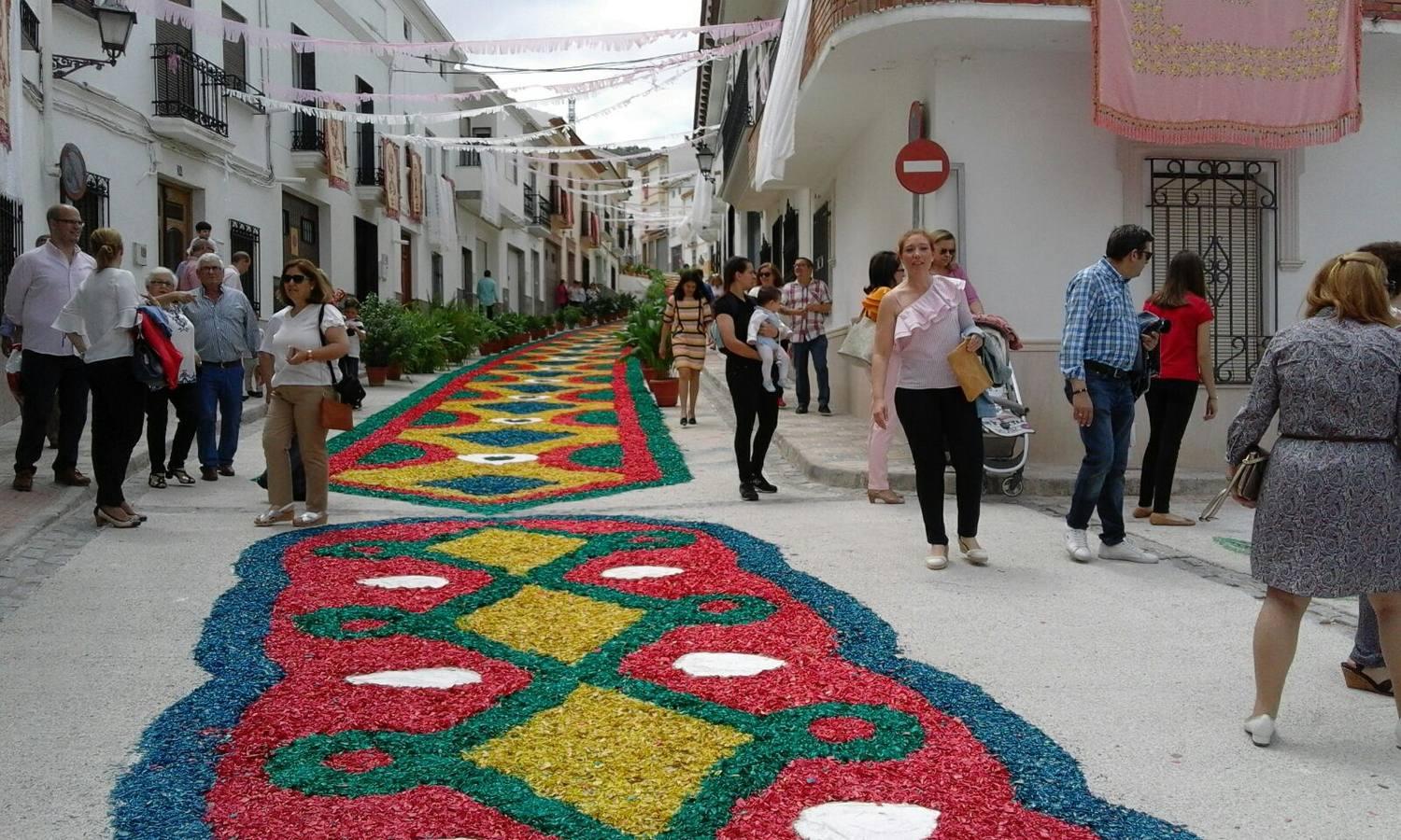 Así luce el colorido Corpus de Valenzuela