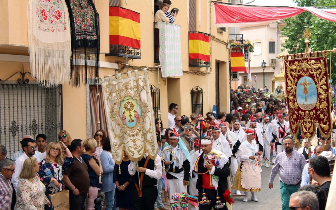 Los pecados y danzantes de Camuñas, en imágenes